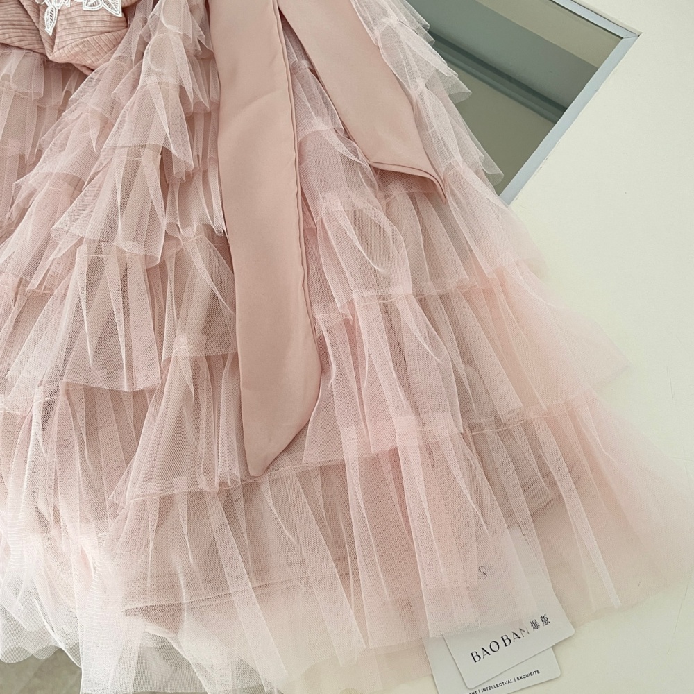 V-neck knitted gauze cake dress