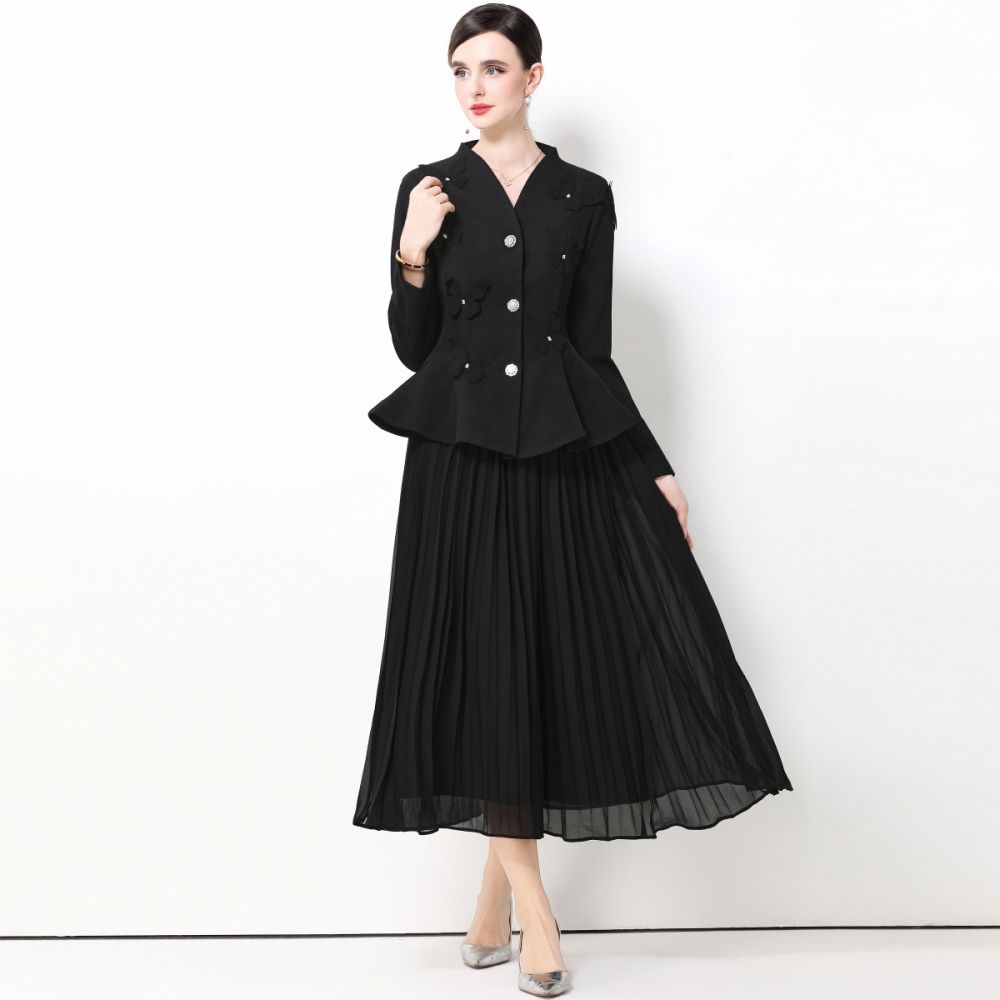 Long sleeve V-neck butterfly chanelstyle skirt a set