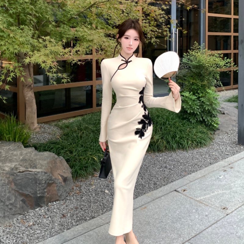 Long sleeve cheongsam applique dress for women