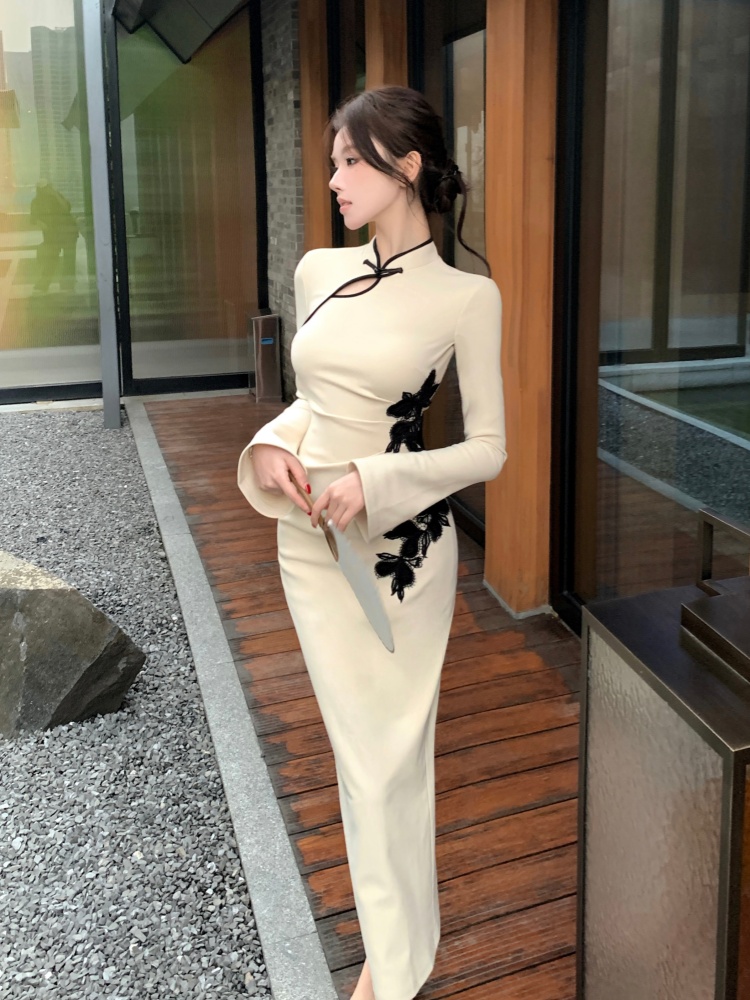 Long sleeve cheongsam applique dress for women