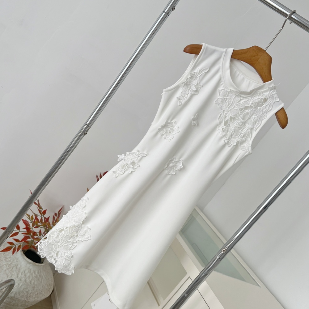 White lace T-back sleeveless hollow dress