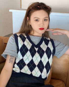 V-neck knitted sleeveless spring quilted vest