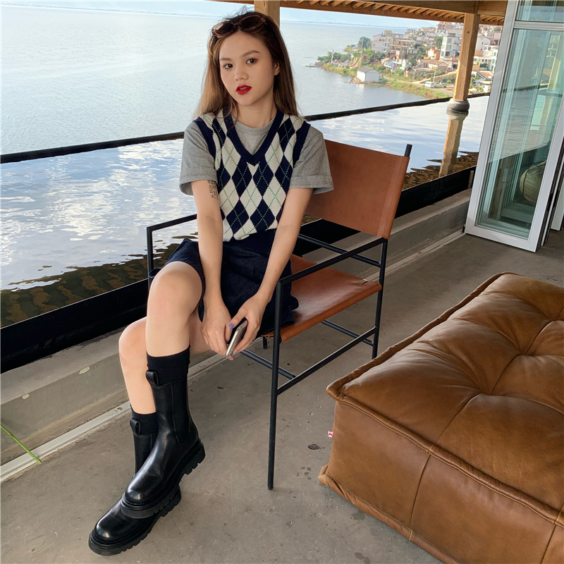 V-neck knitted sleeveless spring quilted vest