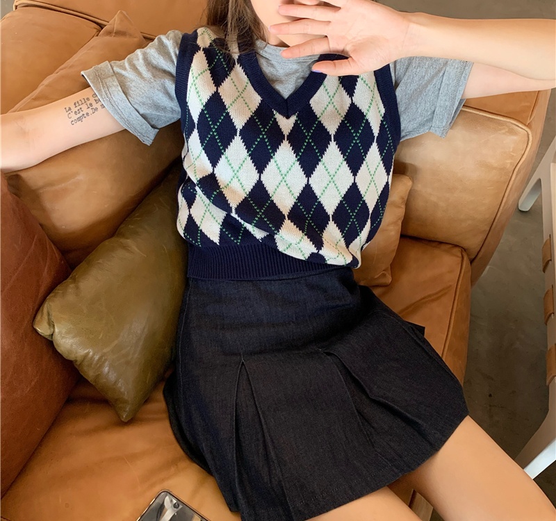 V-neck knitted sleeveless spring quilted vest