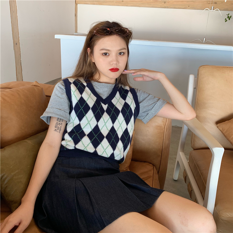 V-neck knitted sleeveless spring quilted vest