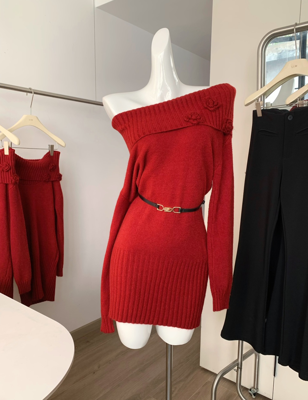 Package hip flat shoulder sweater knitted T-back for women