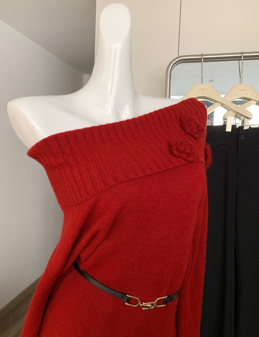 Package hip flat shoulder sweater knitted T-back for women