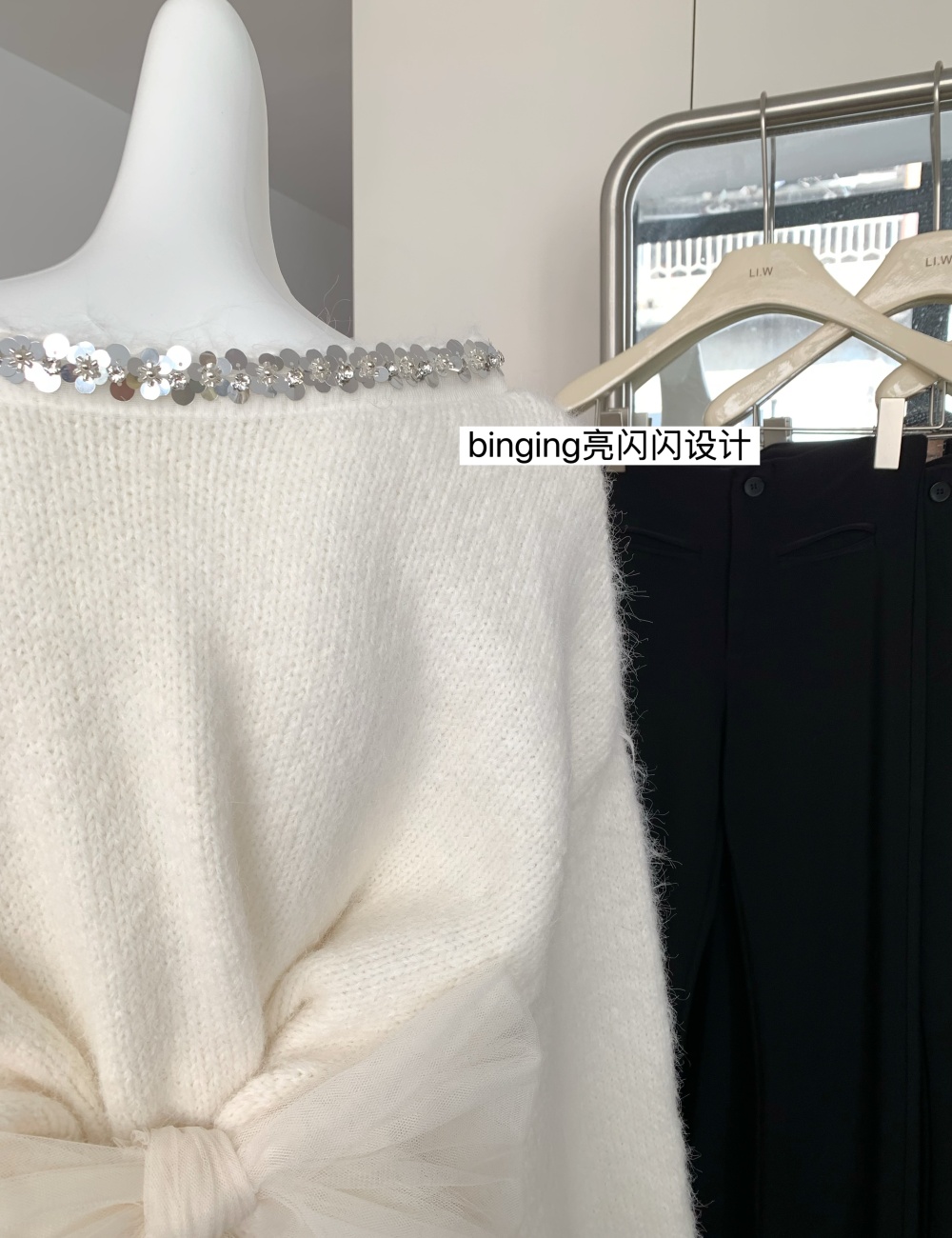 Spring romantic enticement tops V-neck bow thermal sweater