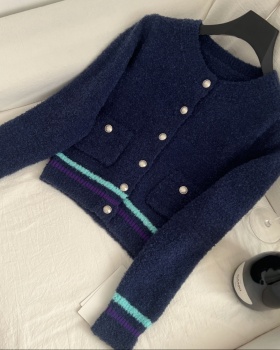 Knitted chanelstyle tops