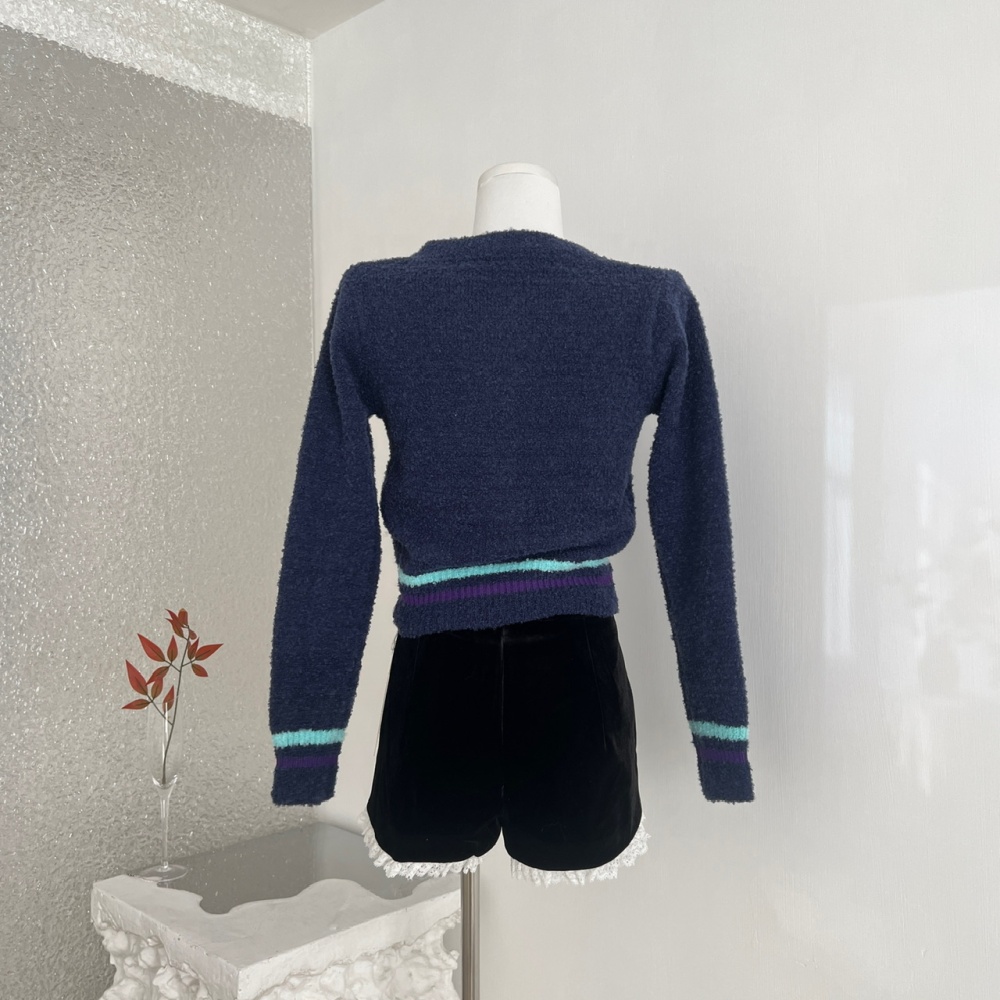 Knitted chanelstyle tops