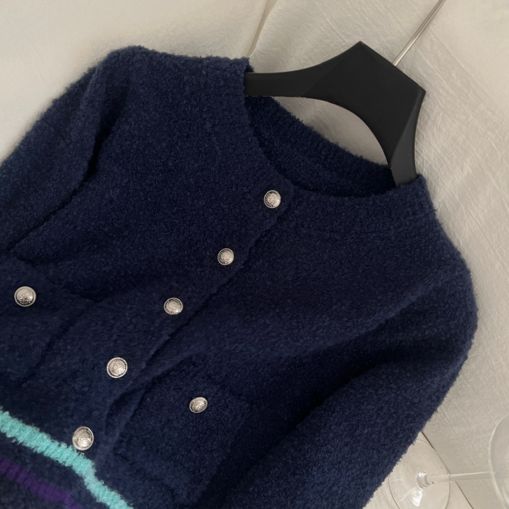 Knitted chanelstyle tops