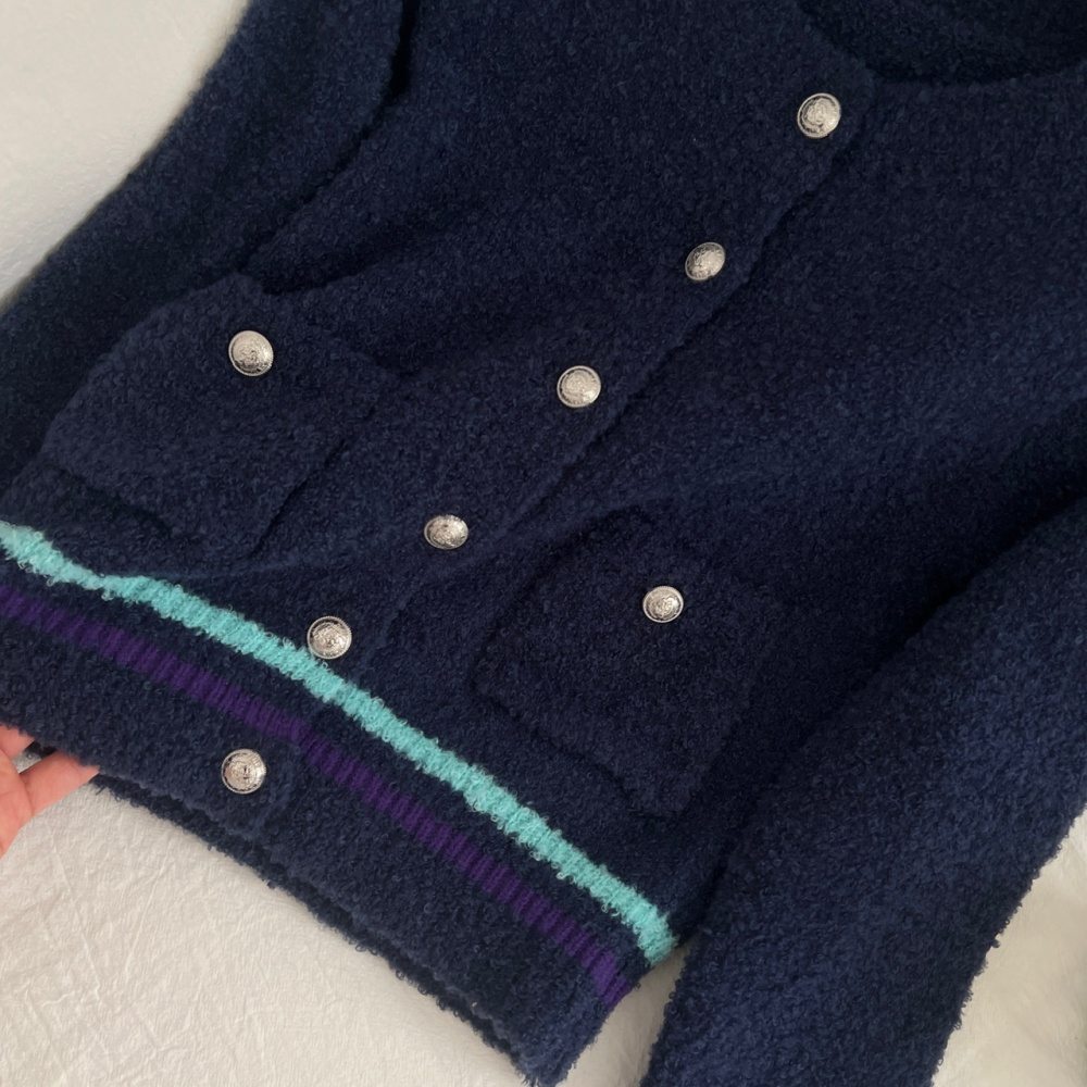 Knitted chanelstyle tops