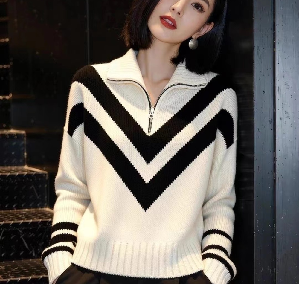 College style knitted sweater for women