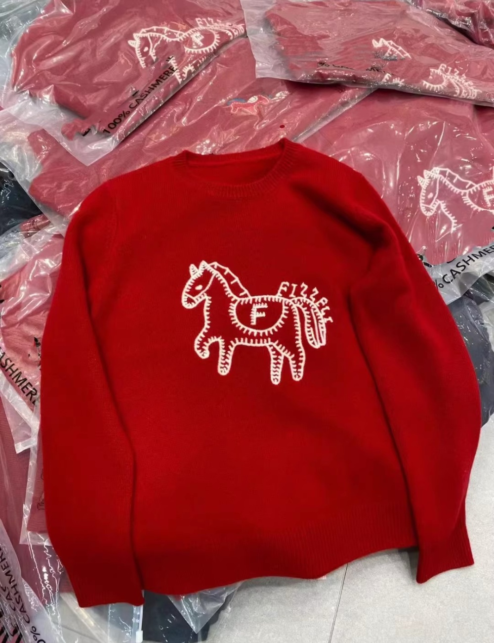 All-match round neck cashmere sweater for women