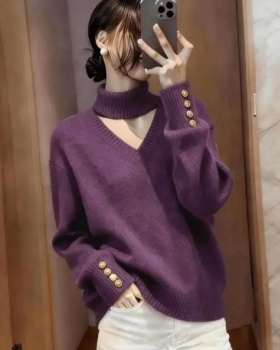 Large yard halter red sweater inside the ride fat tops