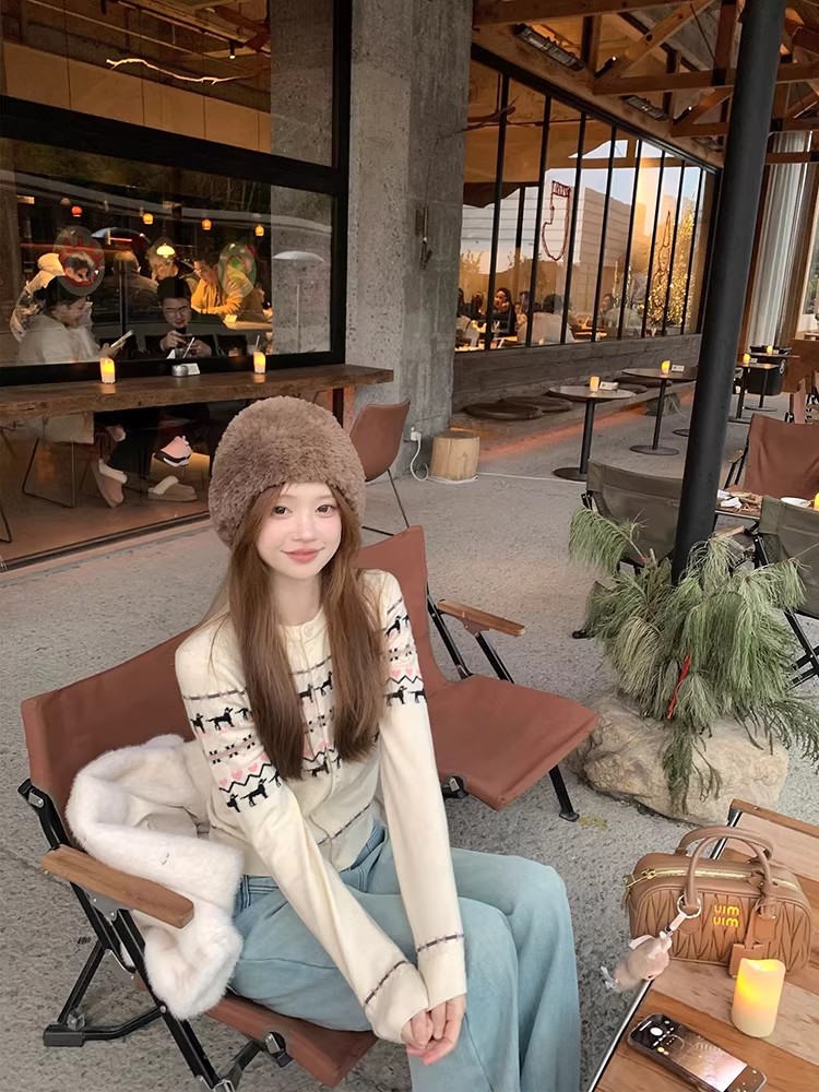 Knitted long sleeve tops round neck sweater for women