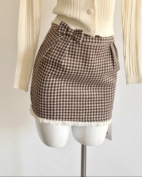 Houndstooth pattern skirt