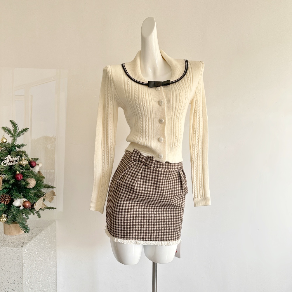 Houndstooth pattern skirt