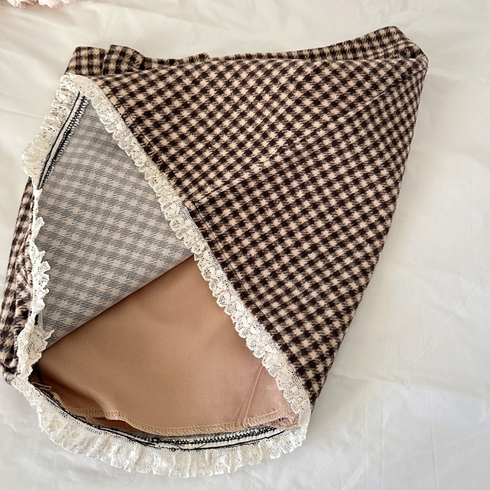 Houndstooth pattern skirt