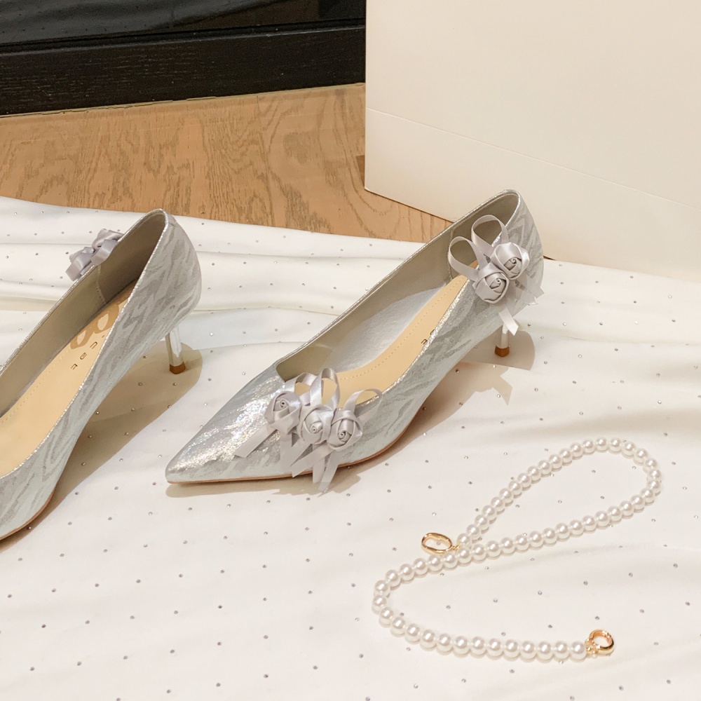 High-heeled shoes low wedding shoes for women