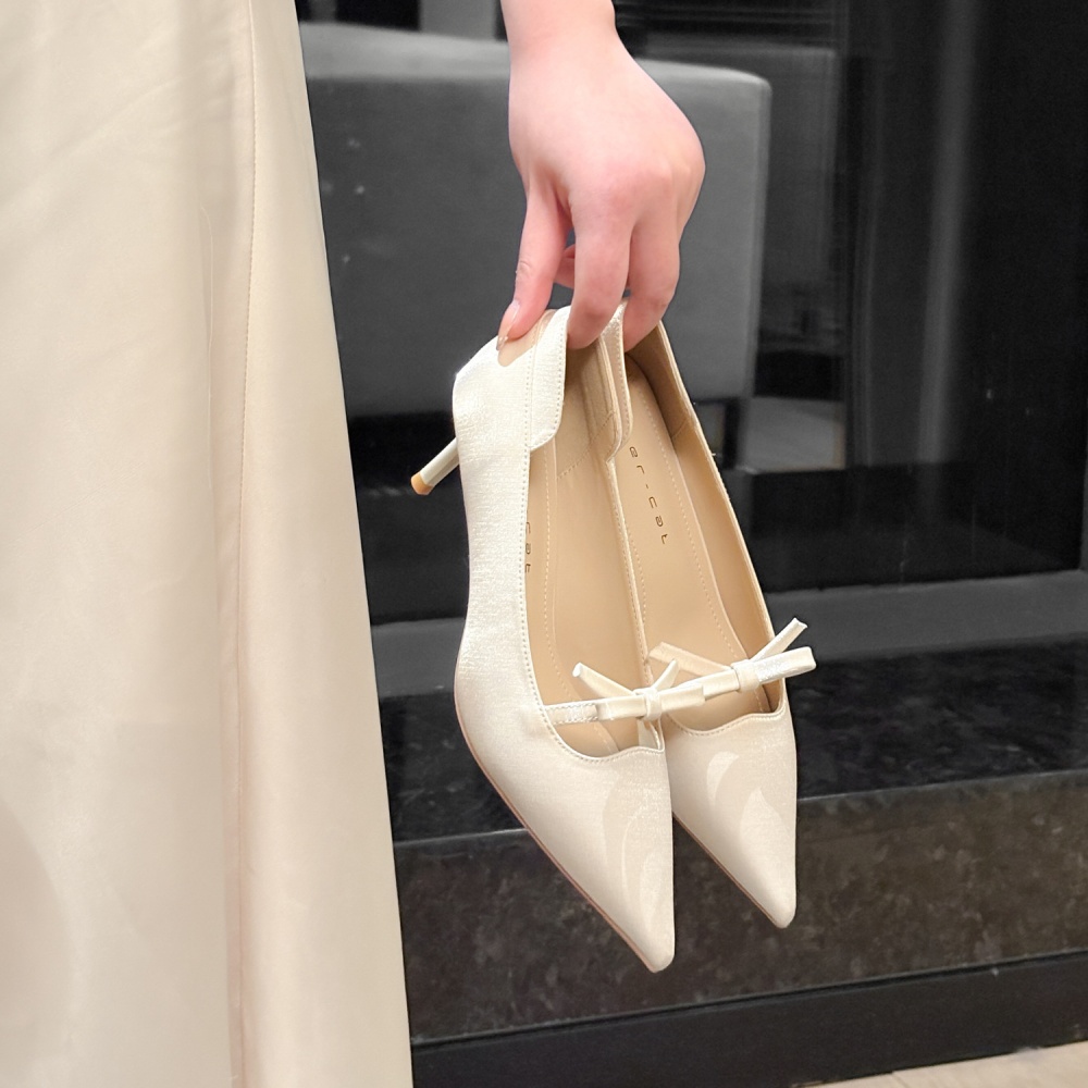 Wear wedding dress high-heeled wedding shoes for women