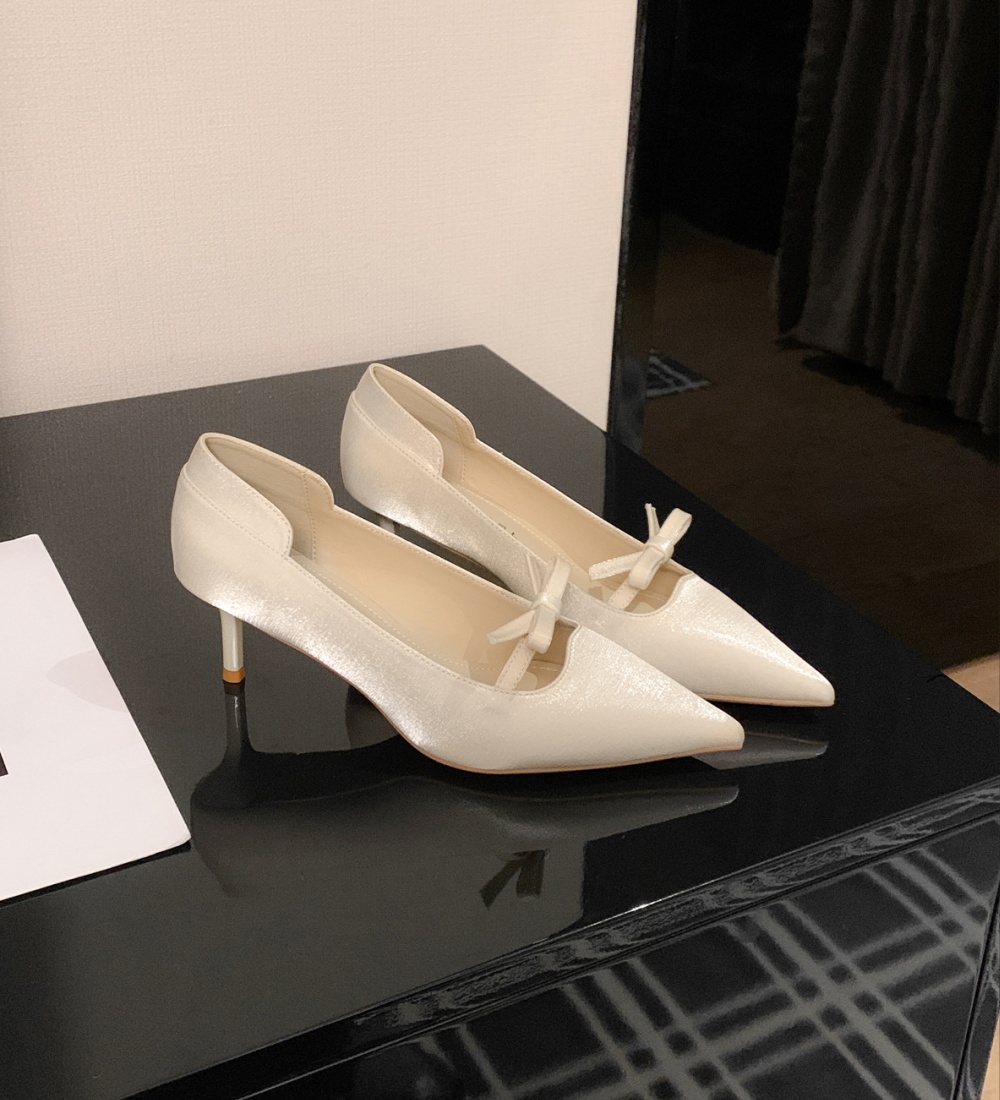 Wear wedding dress high-heeled wedding shoes for women