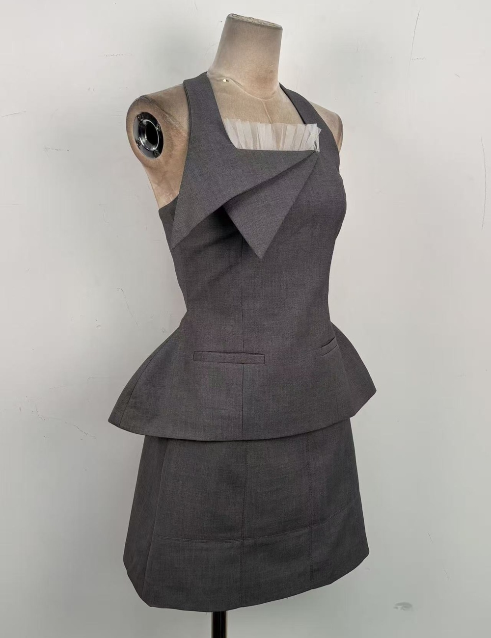 Halter temperament niche slim A-line short skirt 2pcs set