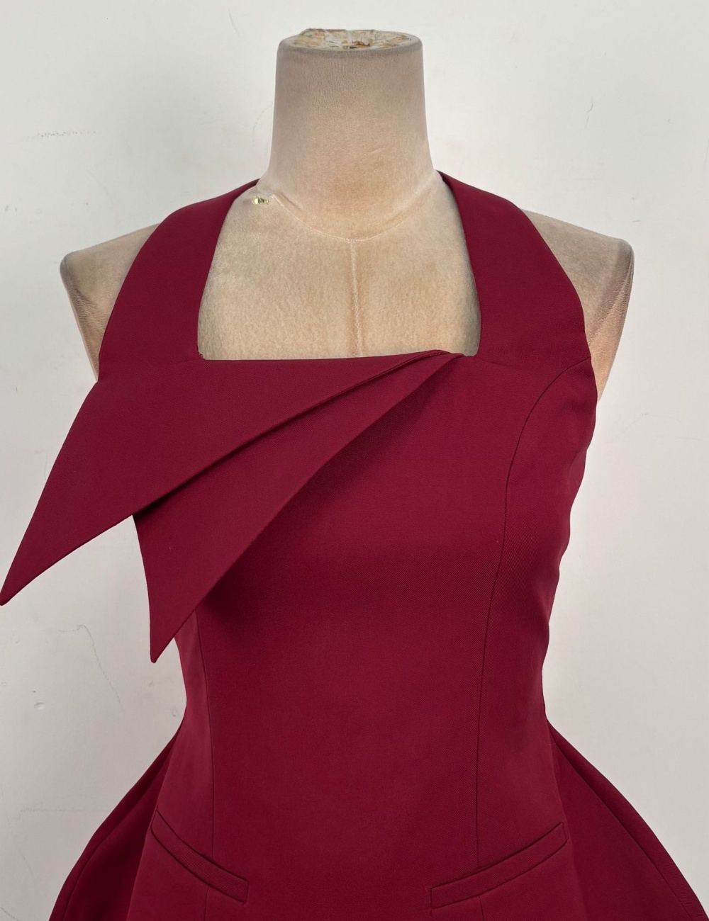 Halter temperament niche slim A-line short skirt 2pcs set