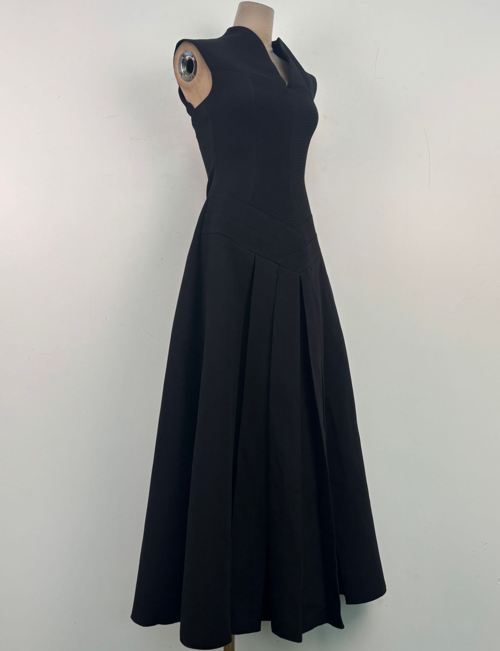 Pleated slim V-neck dress temperament black long dress