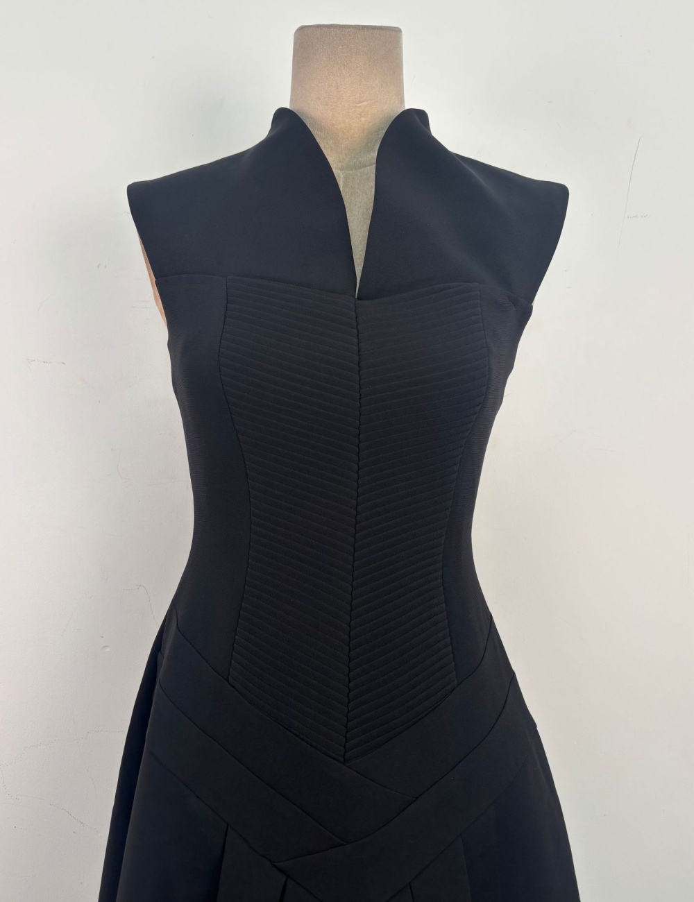 Pleated slim V-neck dress temperament black long dress