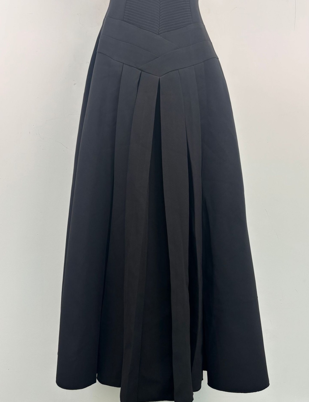 Pleated slim V-neck dress temperament black long dress