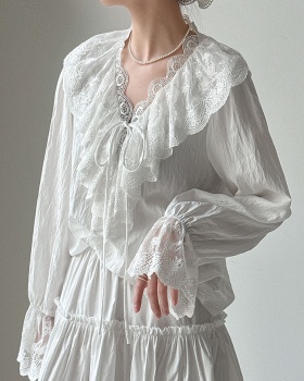 Spring frenum trumpet sleeves tender V-neck lace shirt