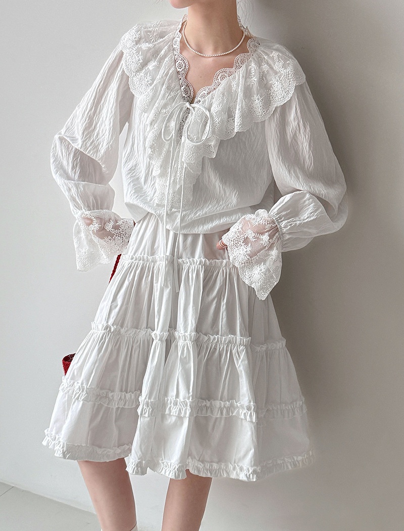 Spring frenum trumpet sleeves tender V-neck lace shirt