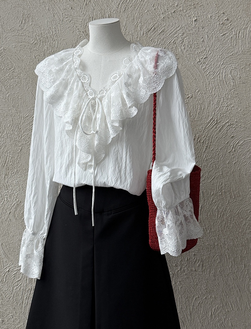 Spring frenum trumpet sleeves tender V-neck lace shirt