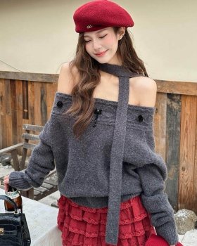 Slim sloping shoulder sweater for women