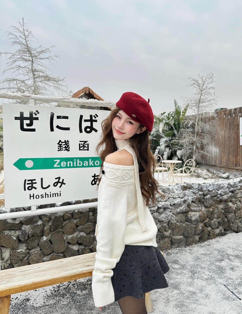 Slim sloping shoulder sweater for women