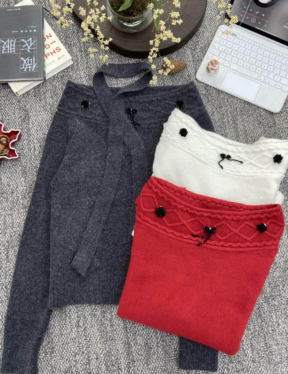 Slim sloping shoulder sweater for women