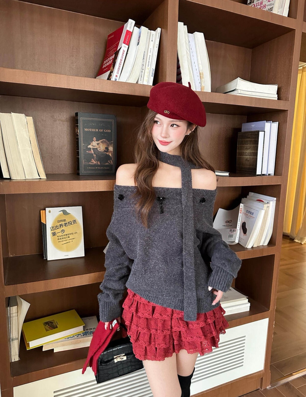 Slim sloping shoulder sweater for women