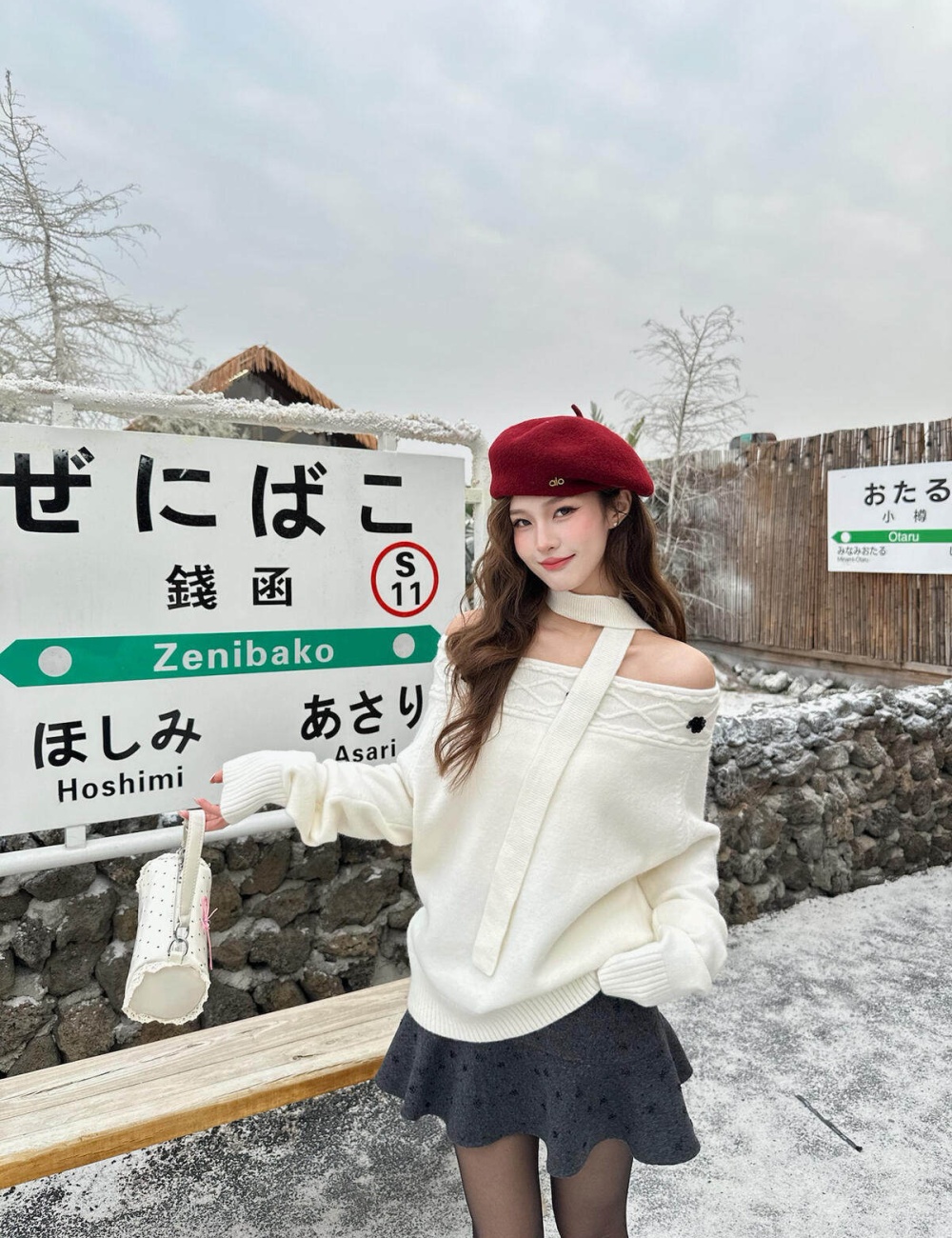 Slim sloping shoulder sweater for women