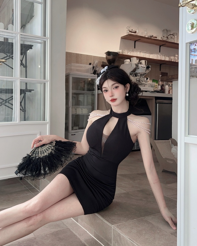 Bottoming halter package hip low-cut strapless short dress