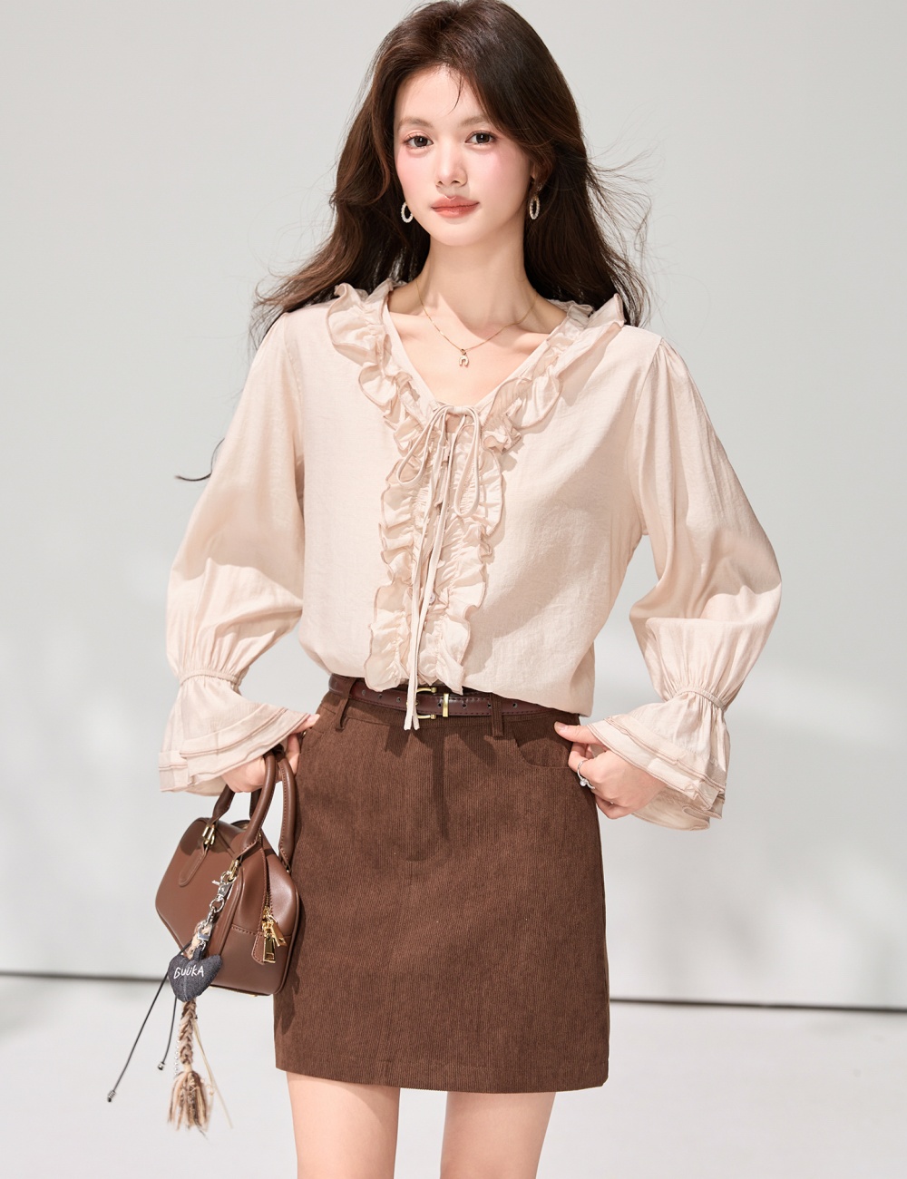 V-neck frenum tops wood ear temperament shirt for women