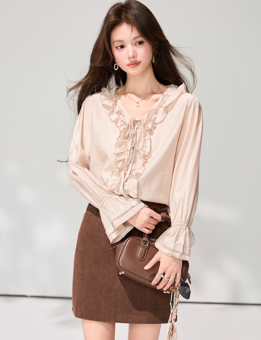 V-neck frenum tops wood ear temperament shirt for women