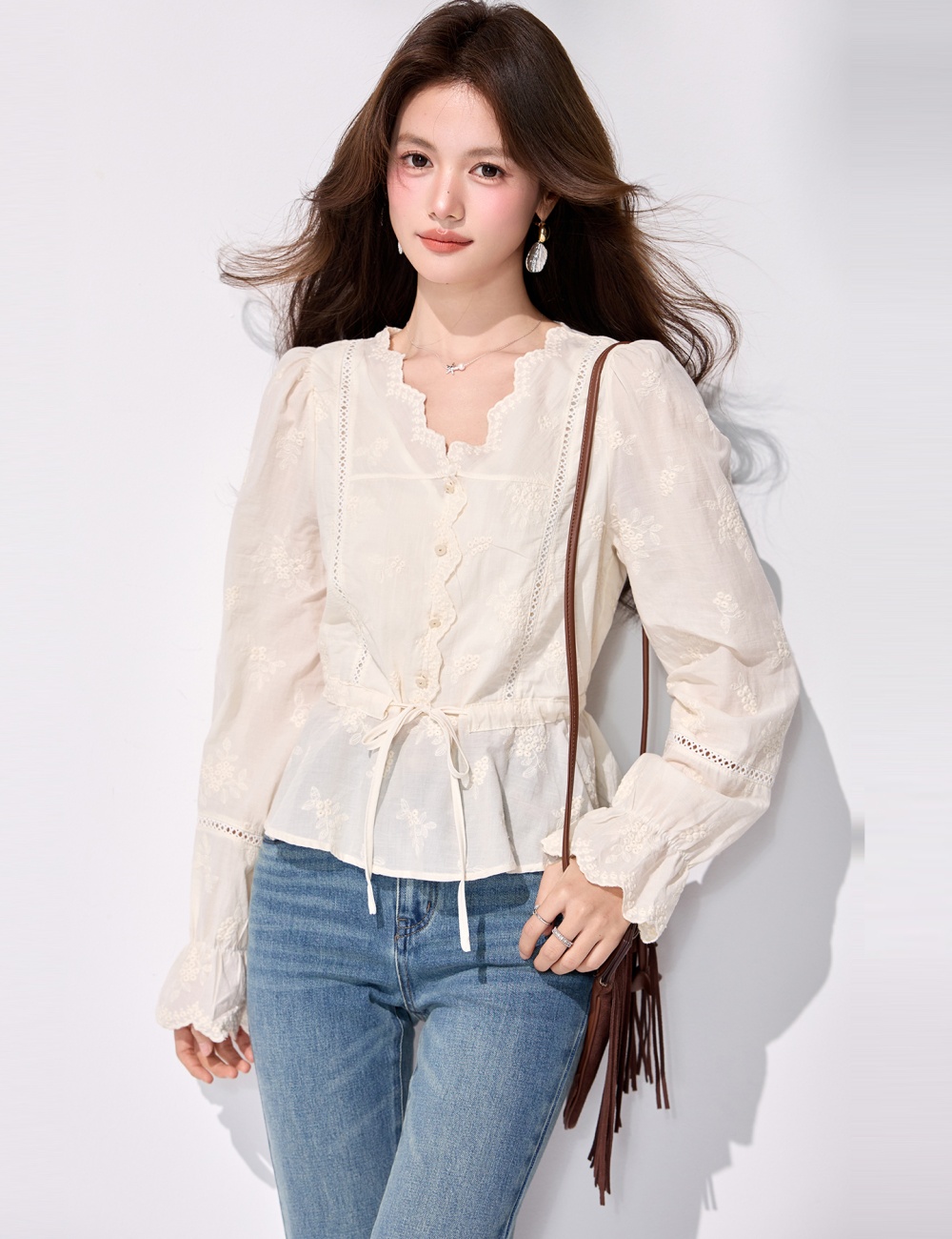 Embroidery V-neck tops lace pinched waist shirt