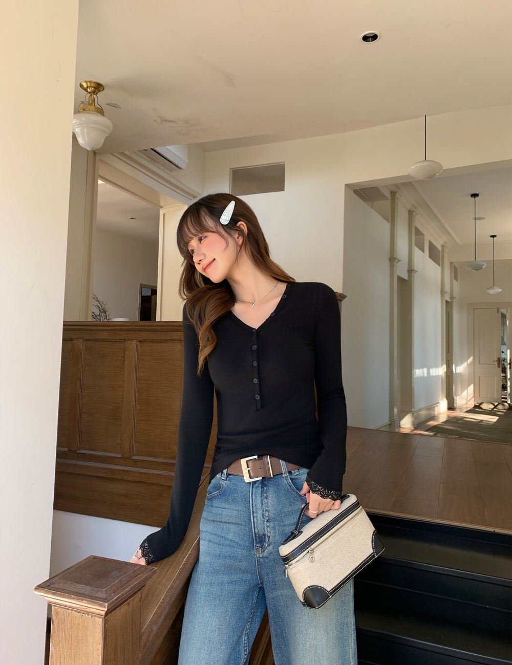 Lace spring tops long sleeve V-neck T-shirt for women