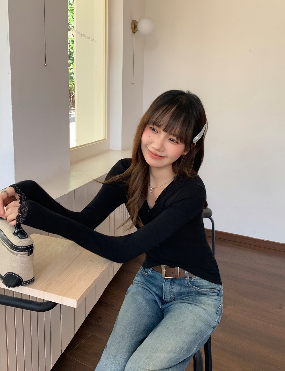 Lace spring tops long sleeve V-neck T-shirt for women