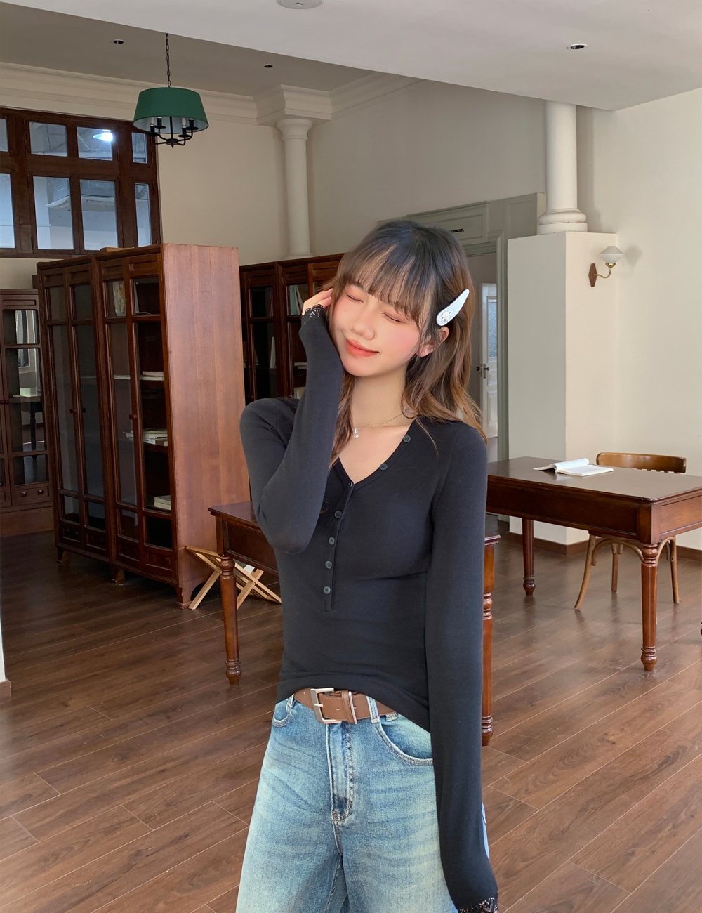 Lace spring tops long sleeve V-neck T-shirt for women