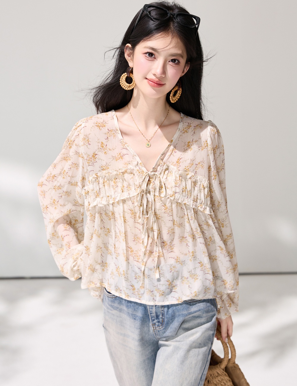 Floral spring shirt lantern sleeve chiffon shirt