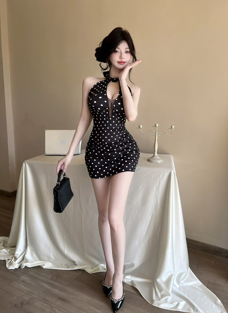 Short hollow strapless bottoming polka dot dress