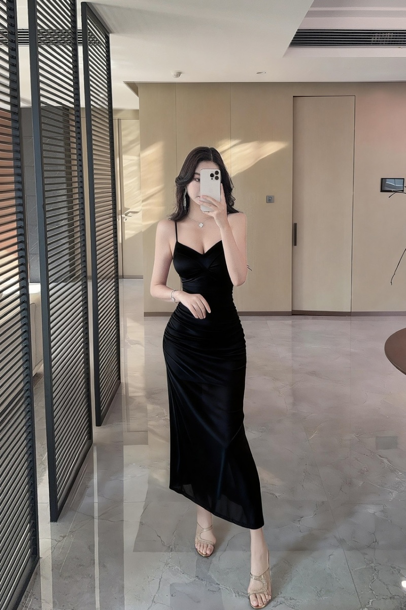 Low-cut sling bottoming gauze long dress