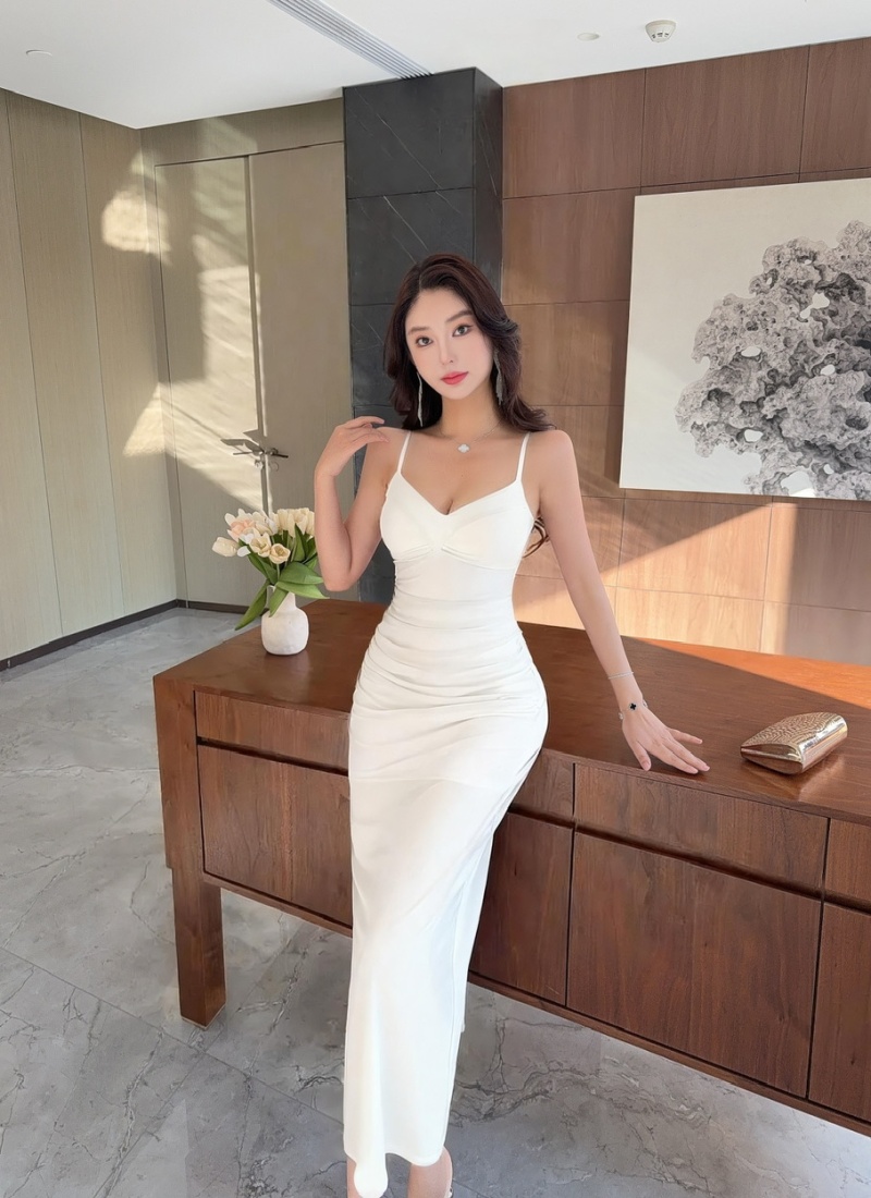 Low-cut sling bottoming gauze long dress